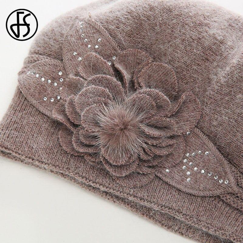 Bonnet pour femme originale avec fleurs tricotées - Adenbora