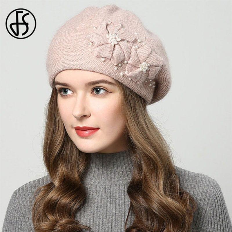 Bonnet pour femme originale avec fleurs tricotées - Adenbora