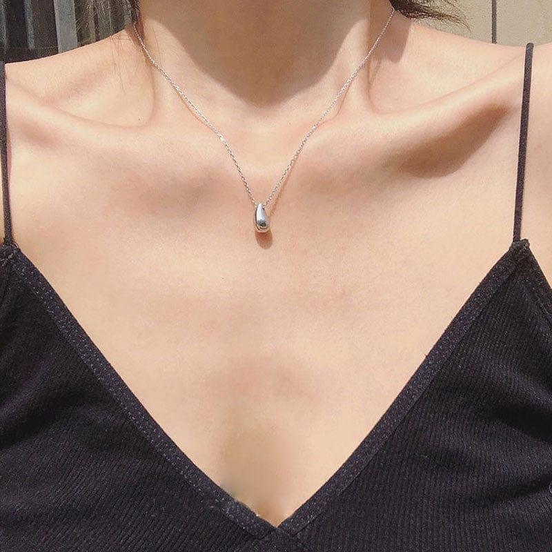 collier HUANZHI 2020 en forme de goutte d’eau pour femmes - Un bijou tendance idéal pour les soirées et les cadeaux - Adenbora