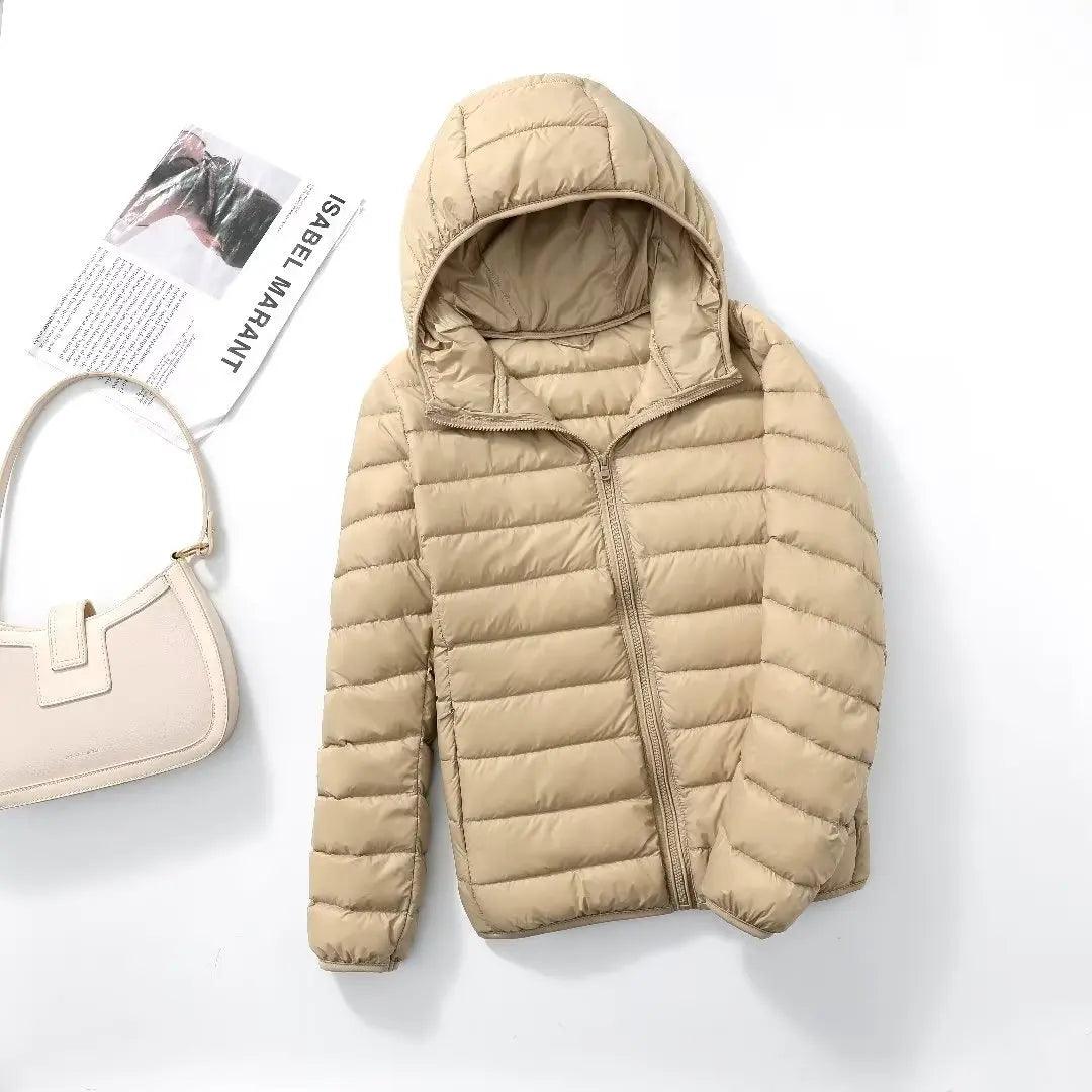 Élégance d'Hiver: Manteau Femme avec Duvet Blanc - Confort et Style pour la Saison Froide - Adenbora