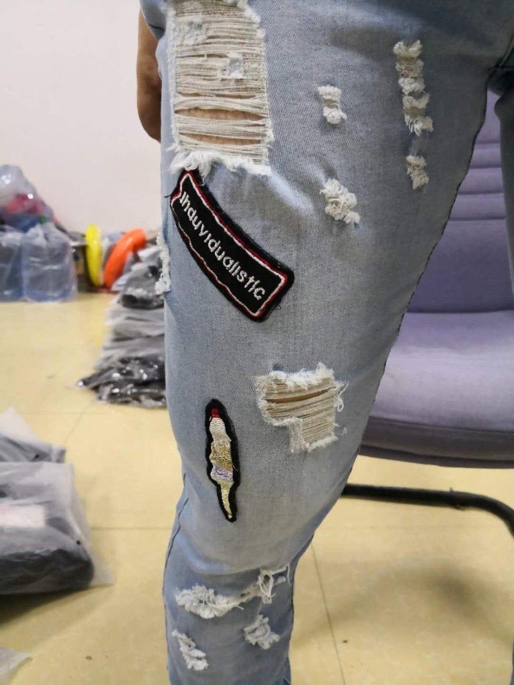 Jeans délavés troué pour homme avec motif brodé streetwear - Adenbora